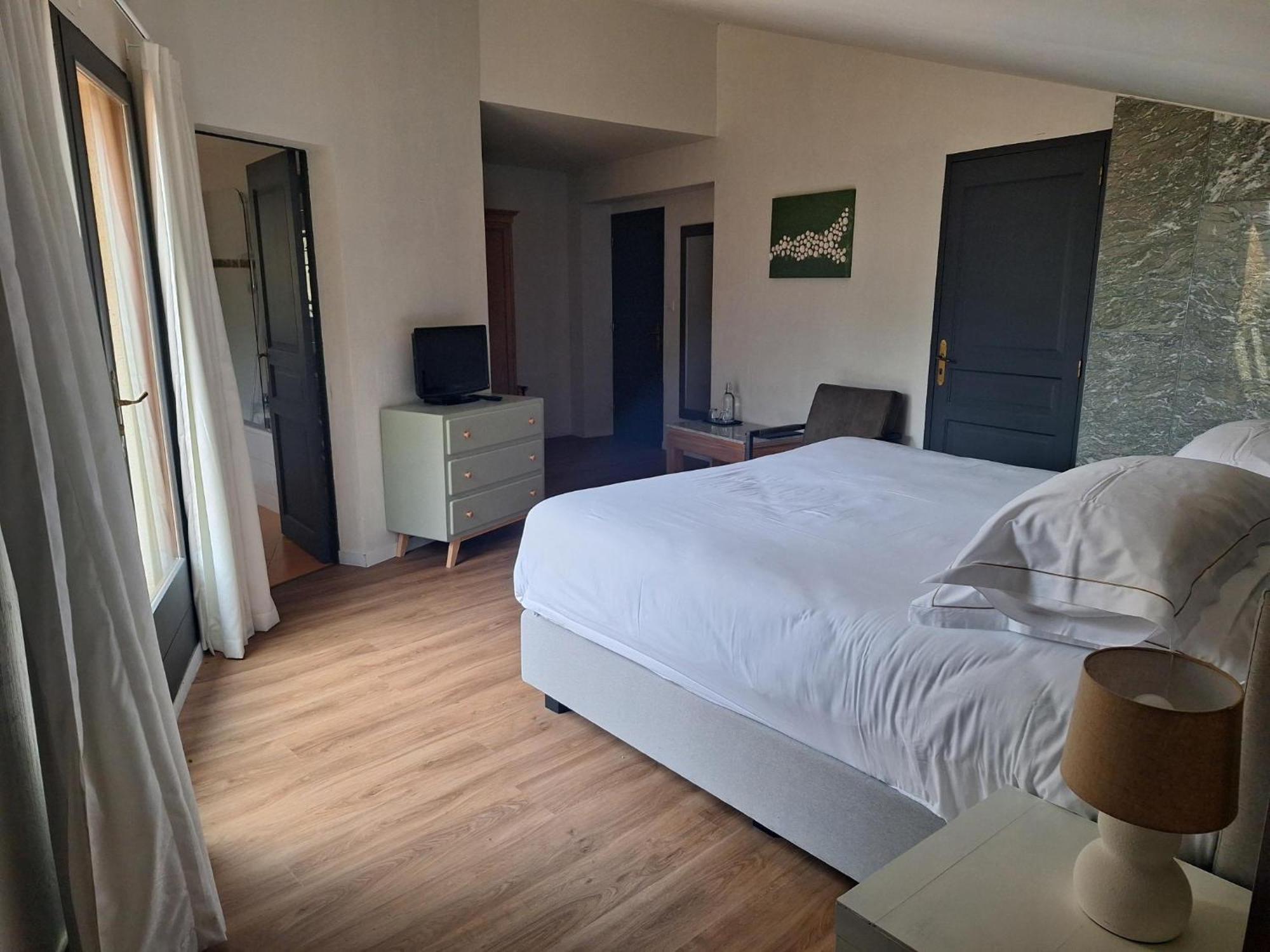 Chateau De Sanse 3*